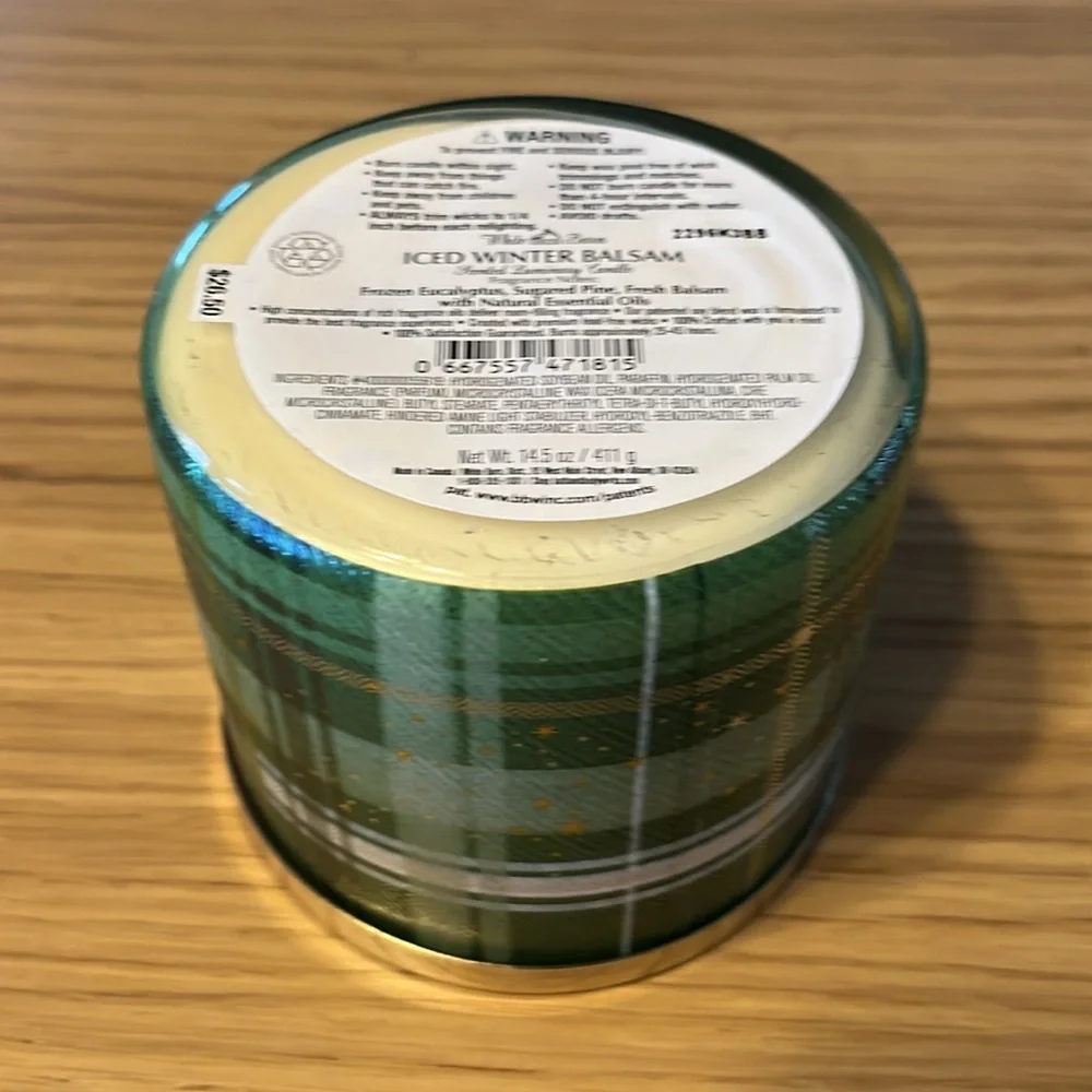Bath & Body Works 3 Wick Candle. Iced Winter Balsam.